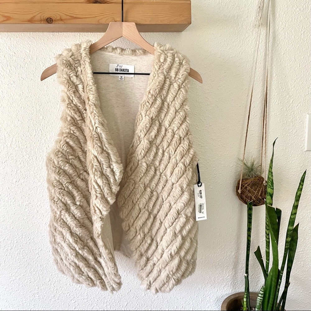 BB Dakota faux fur open vest